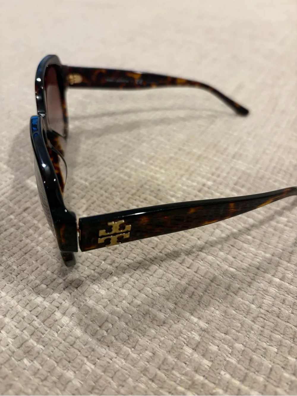 Tory Burch Tortoiseshell Square Sunglasses - Brown